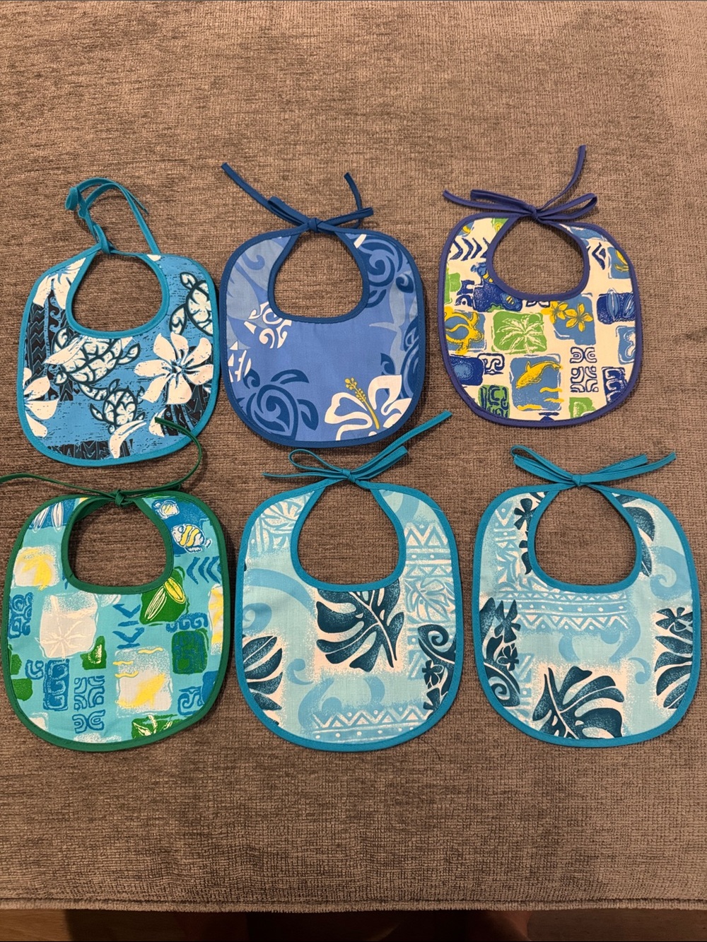 Hawaiian print baby bibs - set of 6 Blue NWOT